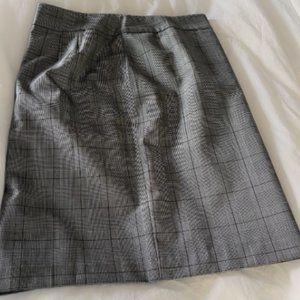 Ann Taylor | Black and White Plaid Pencil Midi Skirt | Size 6